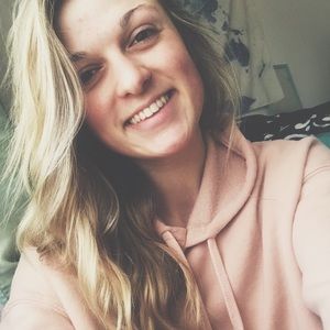 Meet your Posher, Kaylie